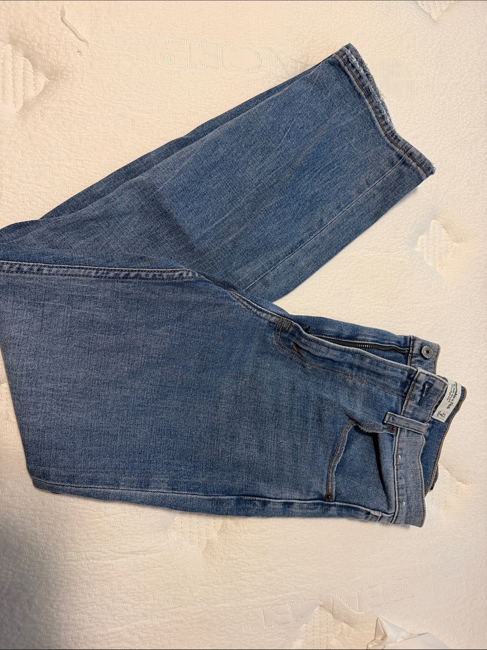 Abercrombie & Fitch High-Rise Straight Leg Jeans - Medium Blue